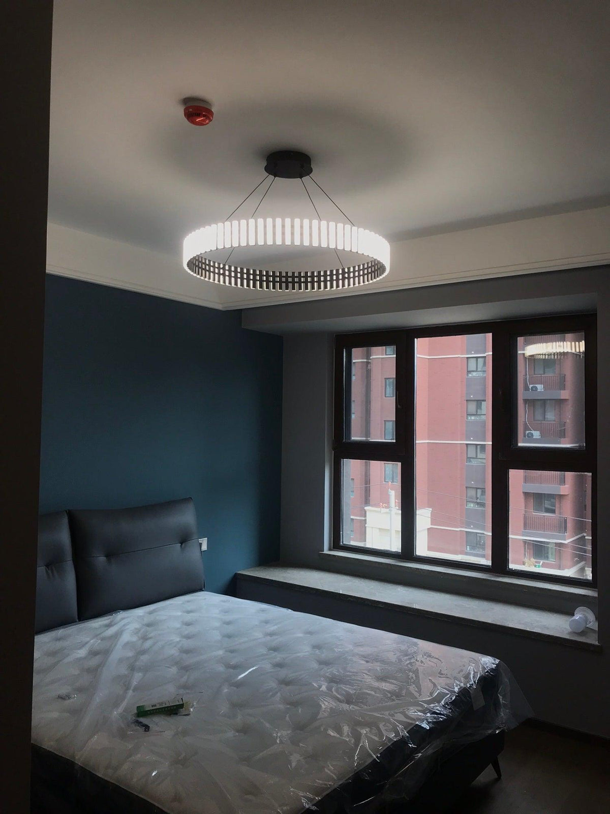 Grevis Acrylic Chandelier-Moonnatur