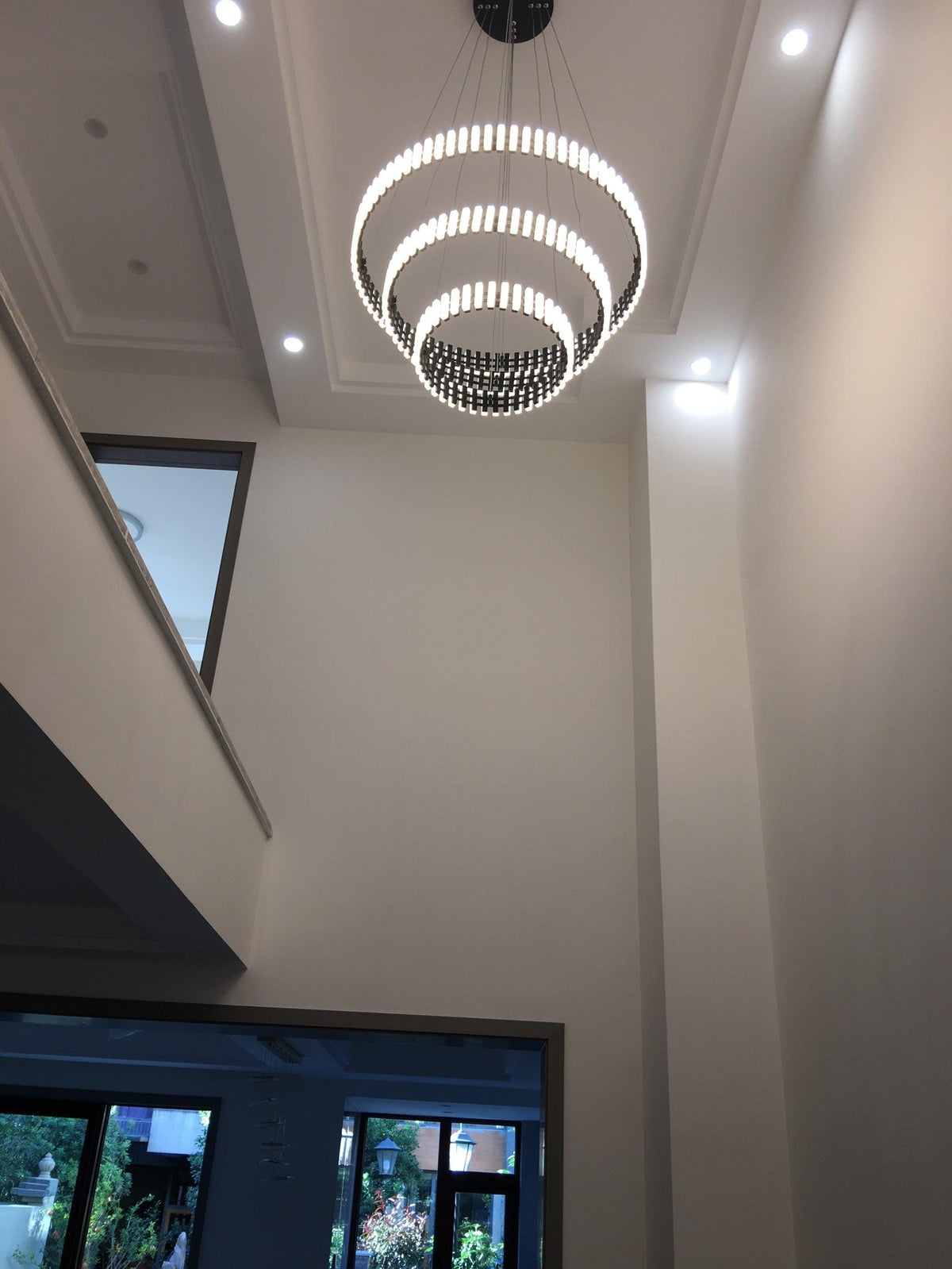 Grevis Acrylic Chandelier-Moonnatur
