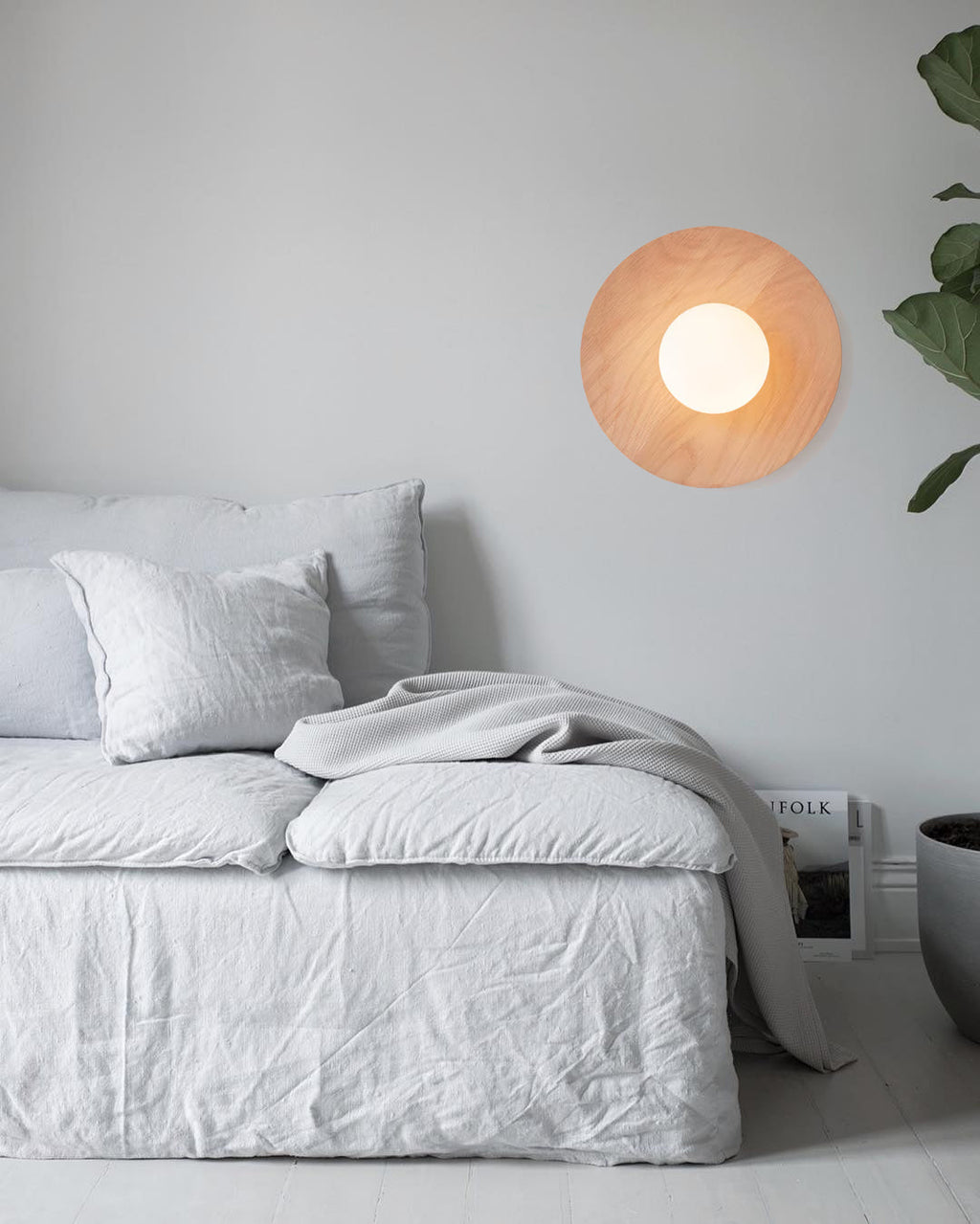 Nelyneth Glass Wall Light-Moonnatur