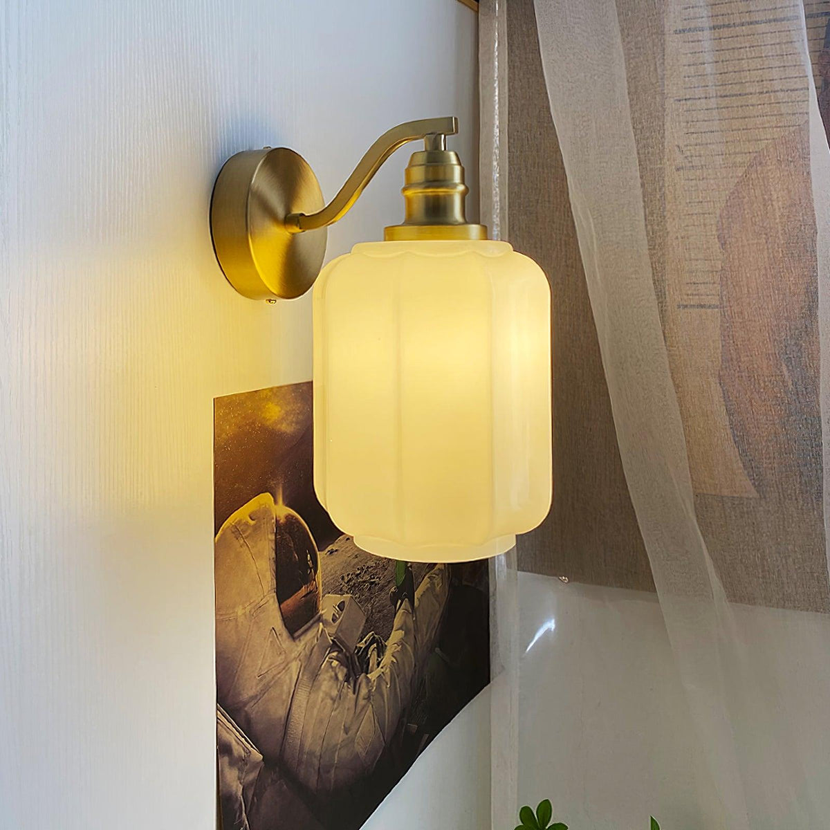 Merrenvale Glass Wall Light-Moonnatur
