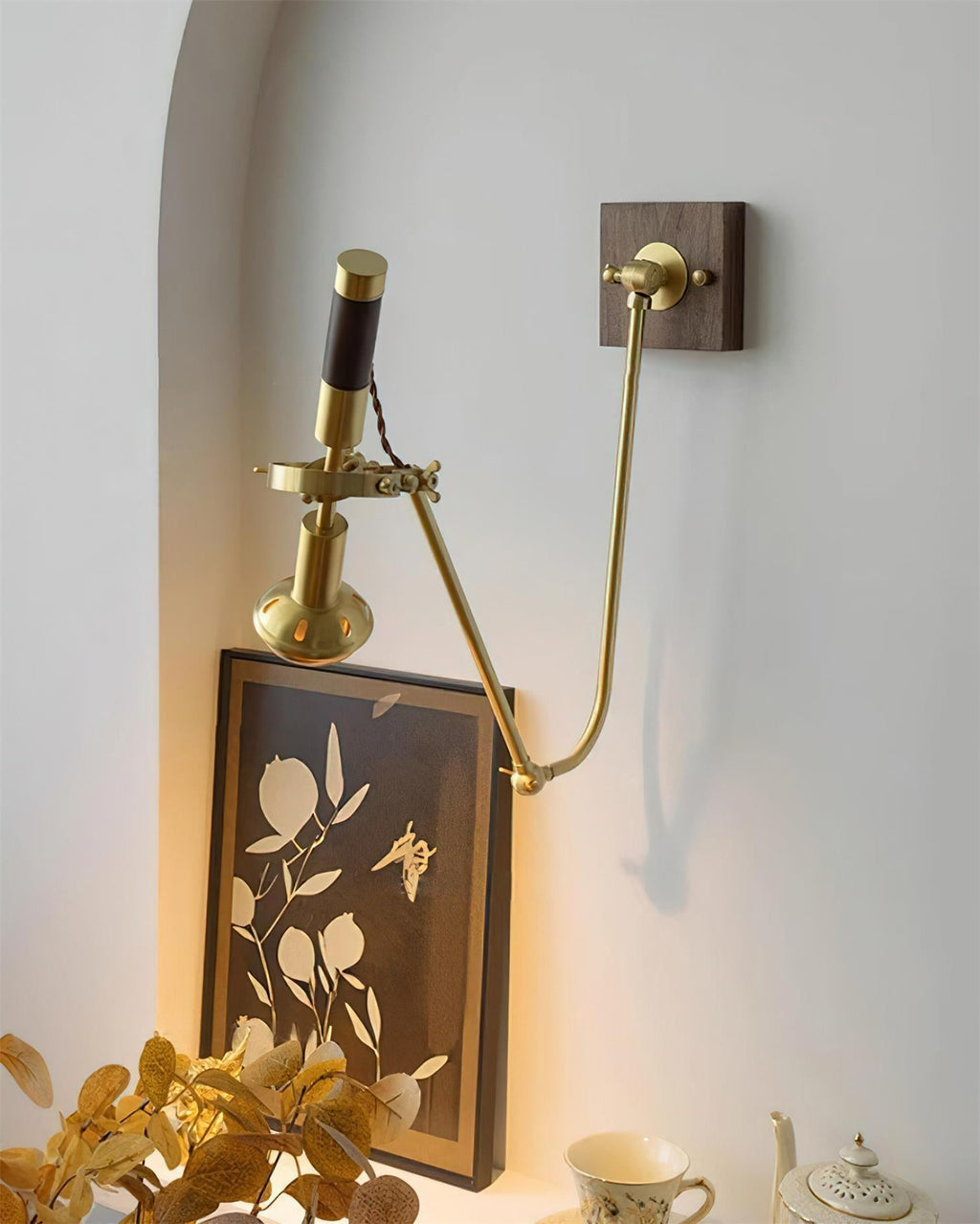 Avrenwren Brass Wall Light-Moonnatur