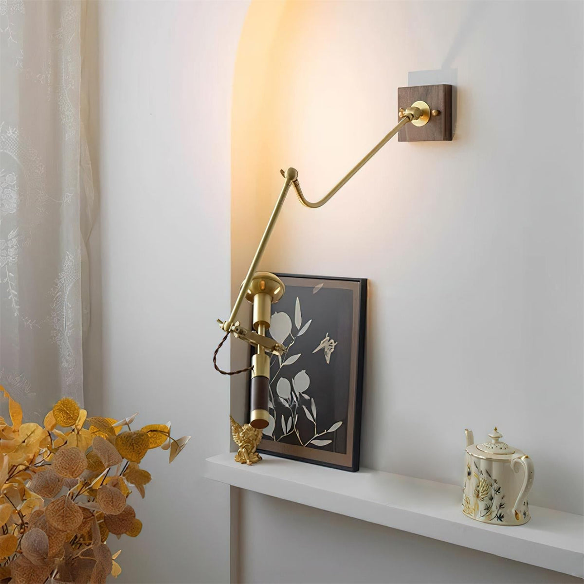 Avrenwren Brass Wall Light-Moonnatur