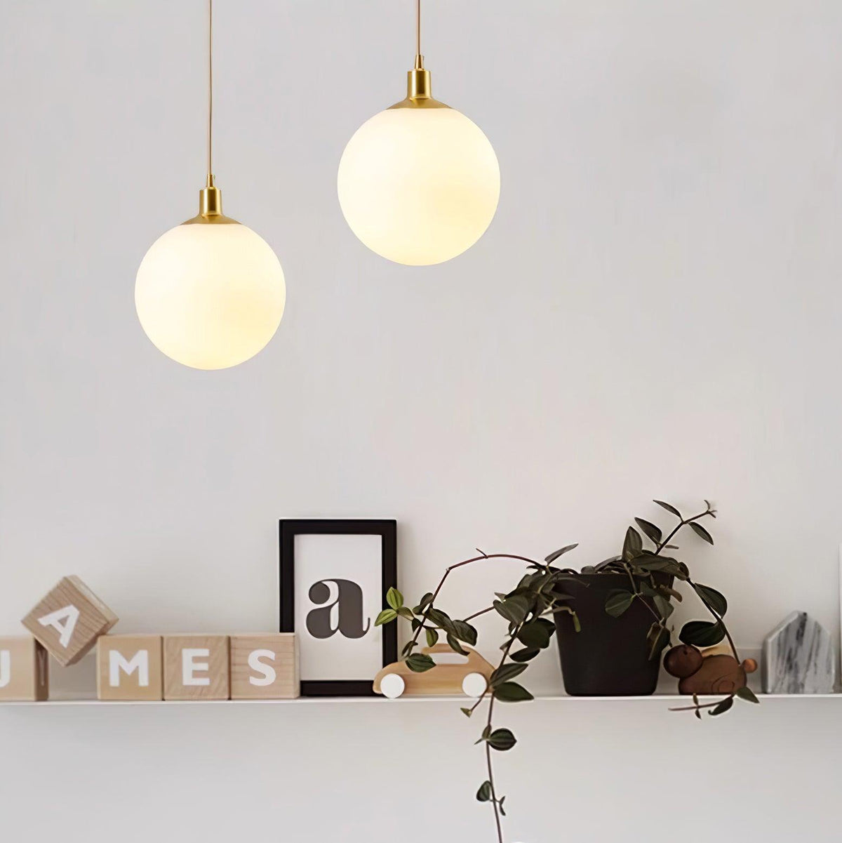 Berwinwyn Glass Pendant Light-Moonnatur
