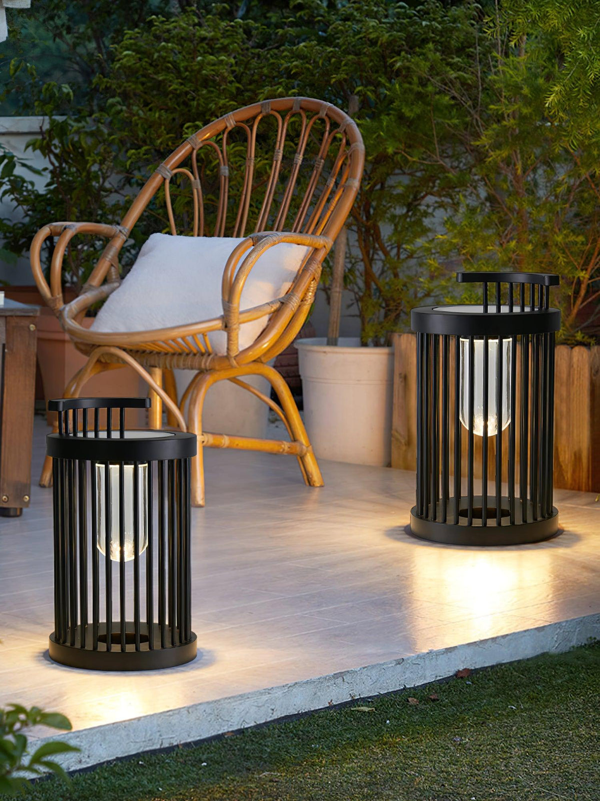 Maeleth Stainless Steel Outdoor Light-Moonnatur