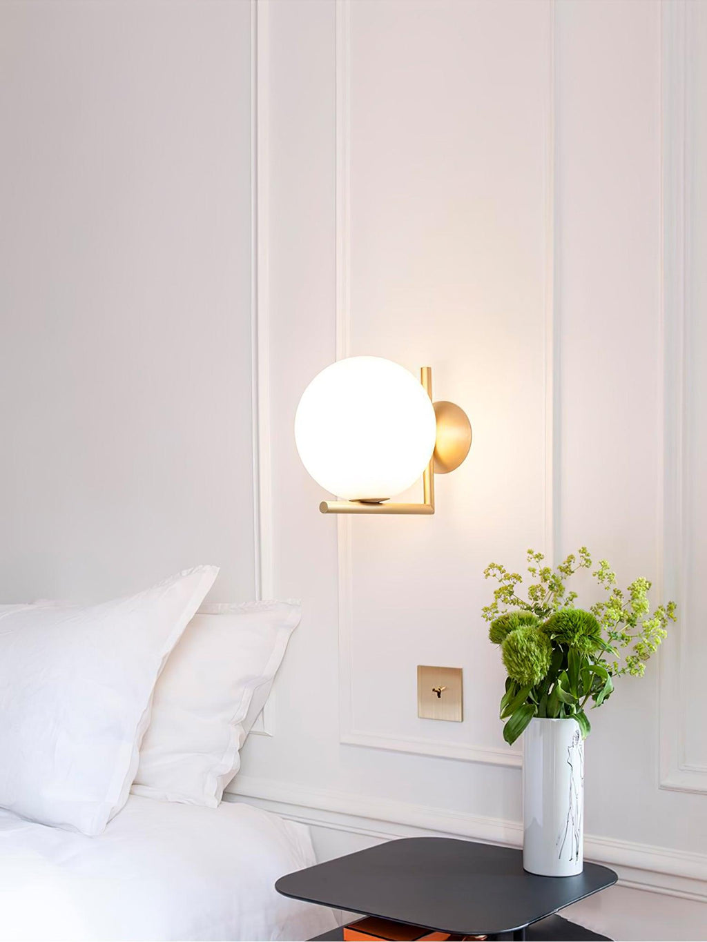 Alwynera Glass Wall Light-Moonnatur