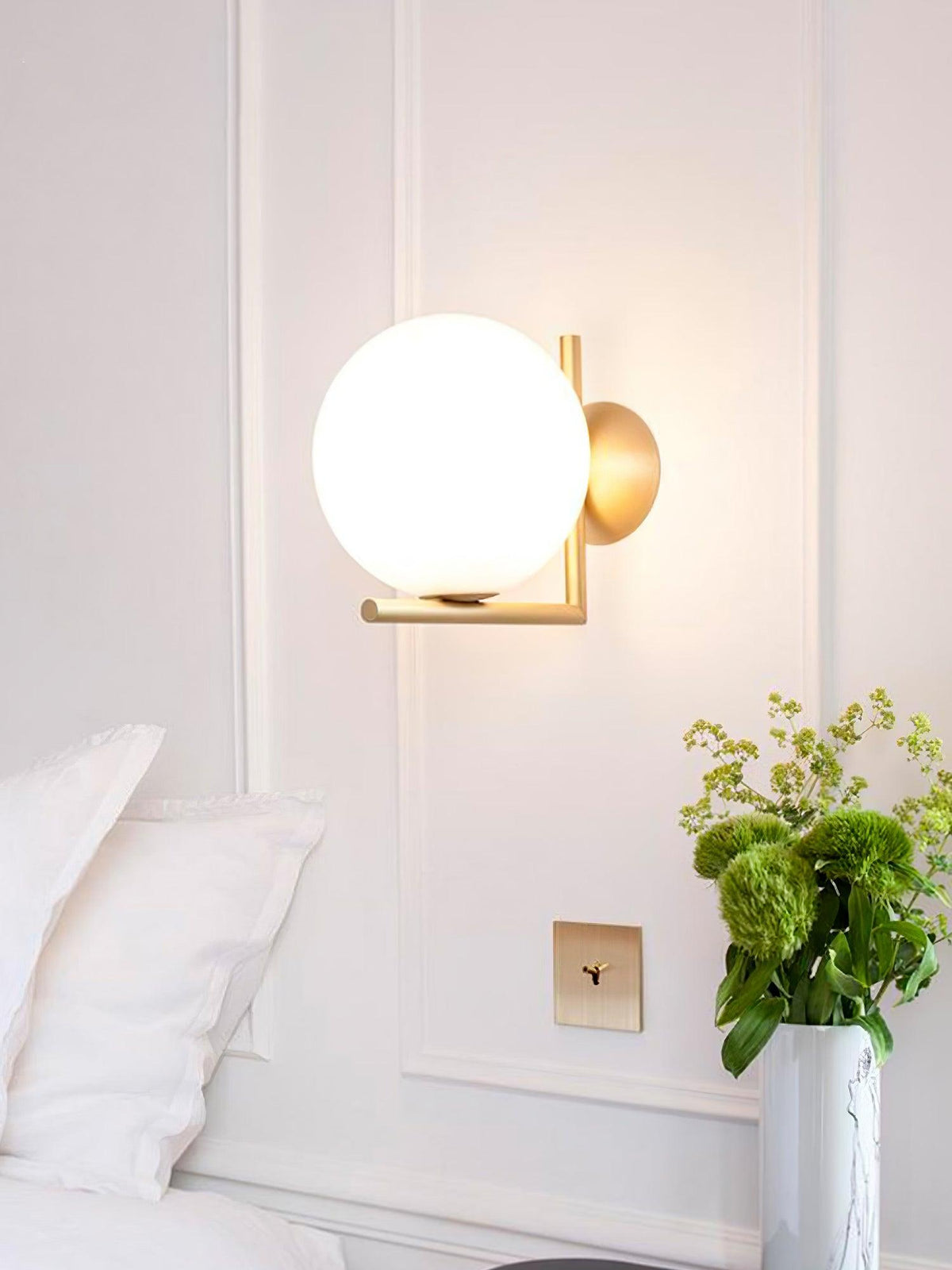 Alwynera Glass Wall Light-Moonnatur