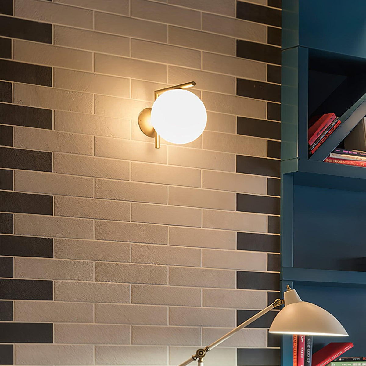 Alwynera Glass Wall Light-Moonnatur
