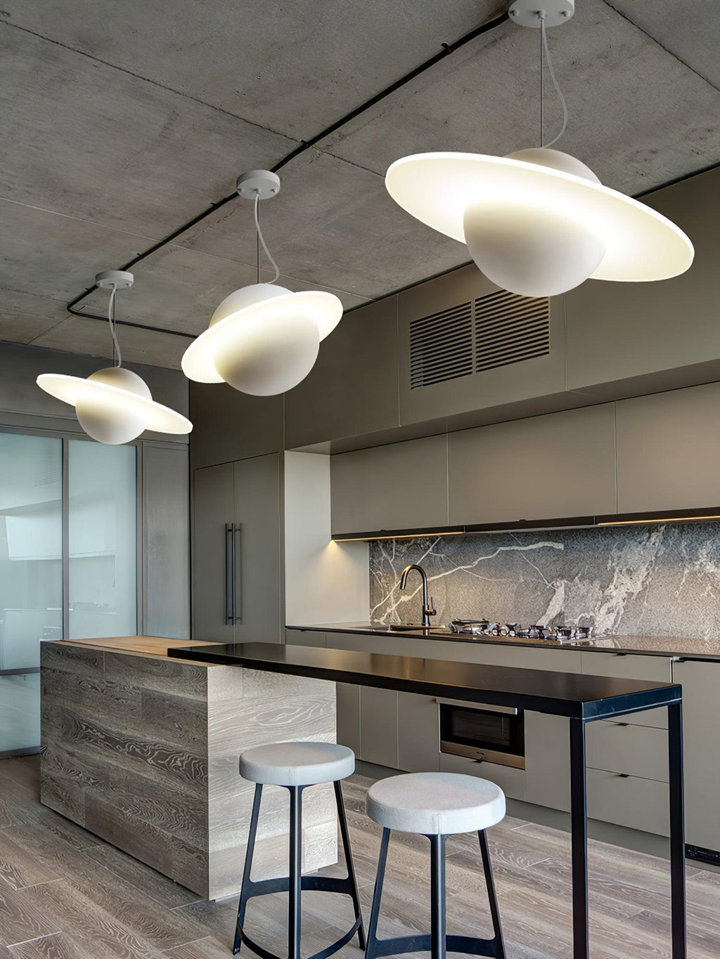 Quenera Iron Pendant Light-Moonnatur