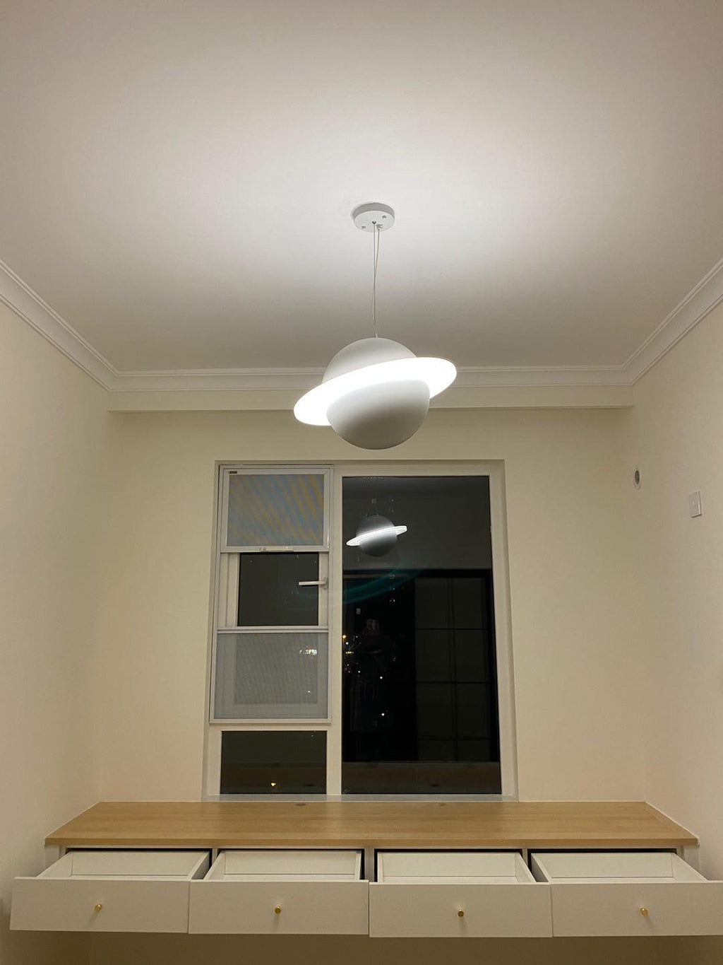 Quenera Iron Pendant Light-Moonnatur
