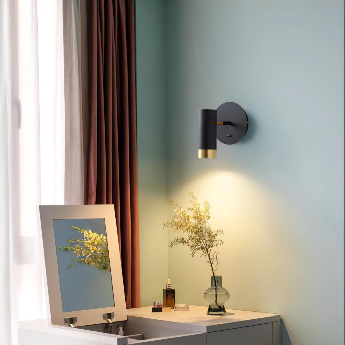 Perrinelle Metal Wall Light-Moonnatur