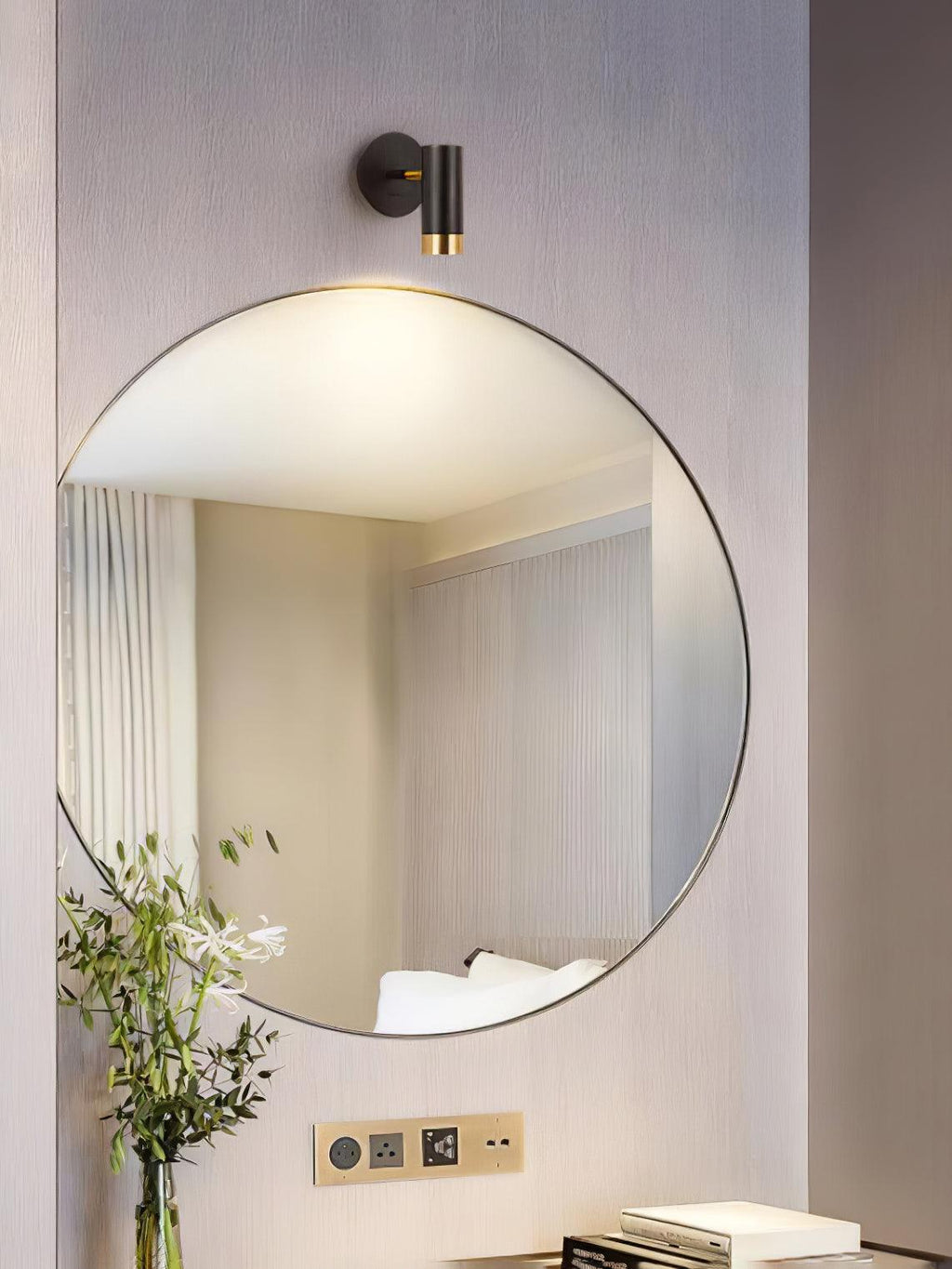 Perrinelle Metal Wall Light-Moonnatur