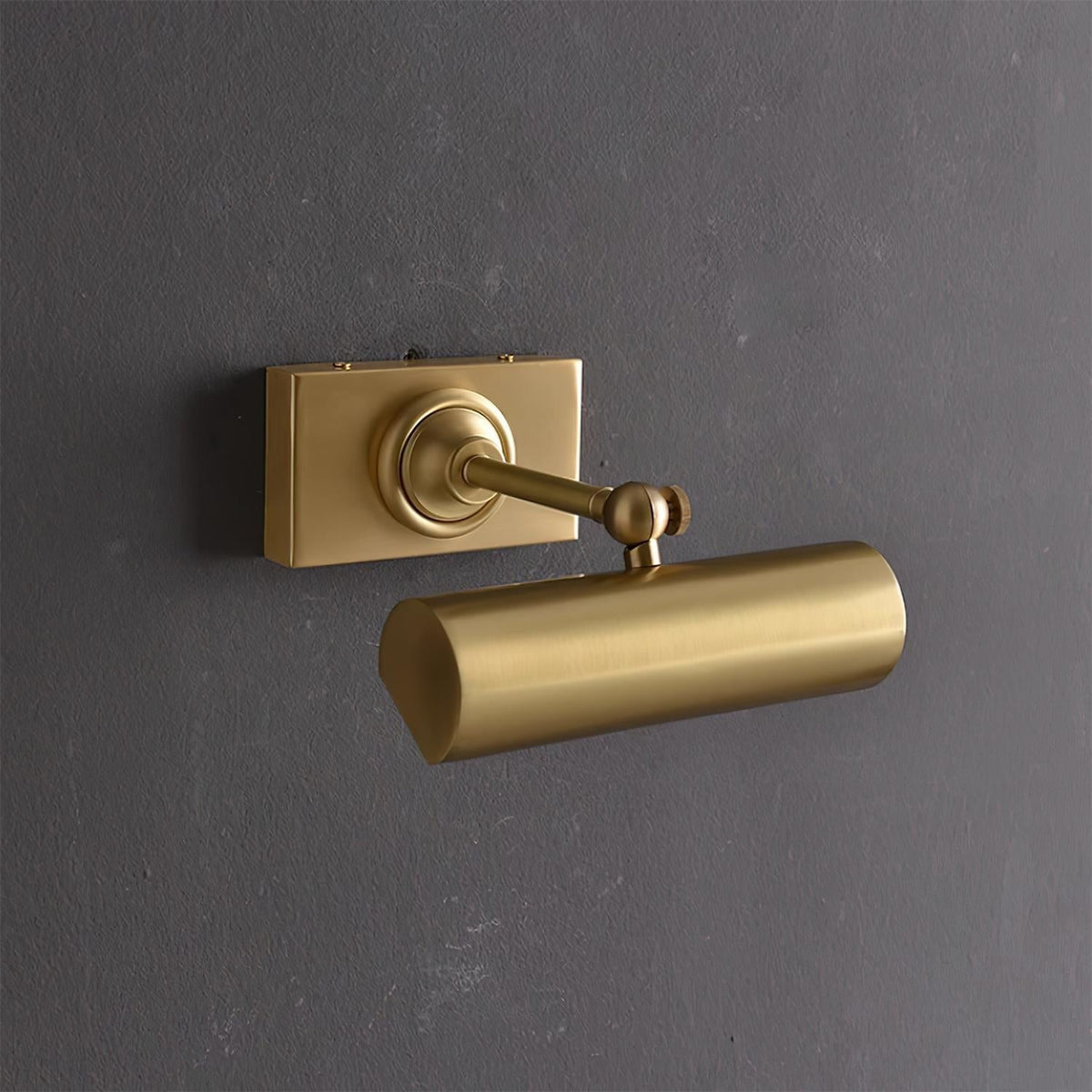 Ferrowvale Brass Wall Light-Moonnatur