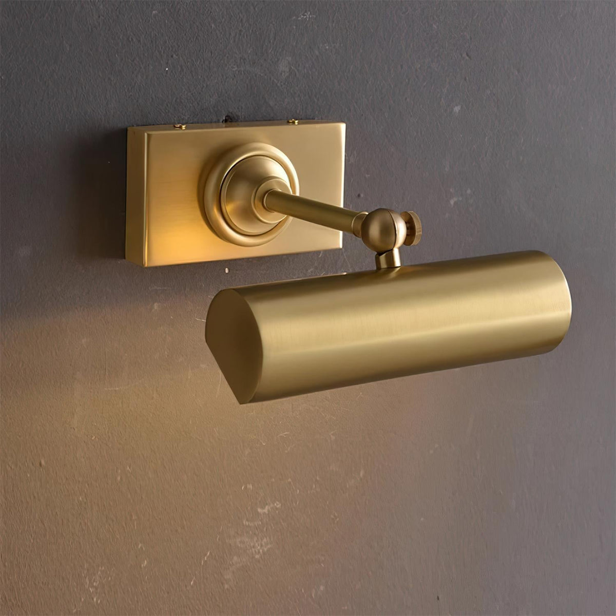 Ferrowvale Brass Wall Light-Moonnatur