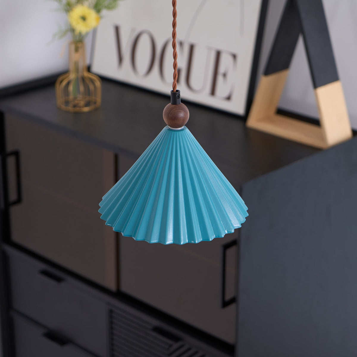 Ravenscove Ceramic Pendant Light-Moonnatur