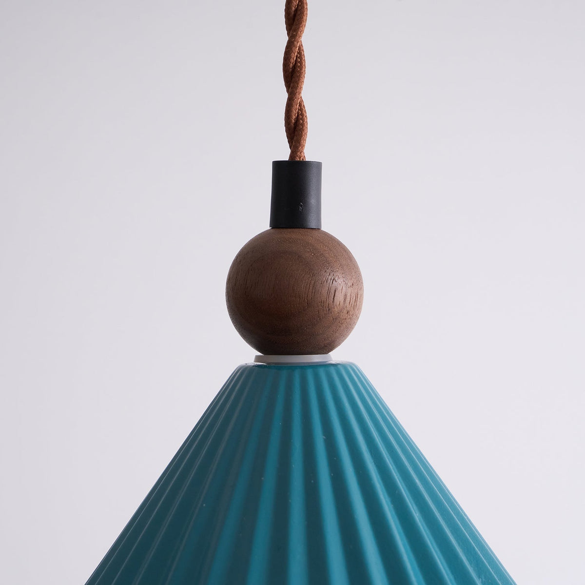 Ravenscove Ceramic Pendant Light-Moonnatur