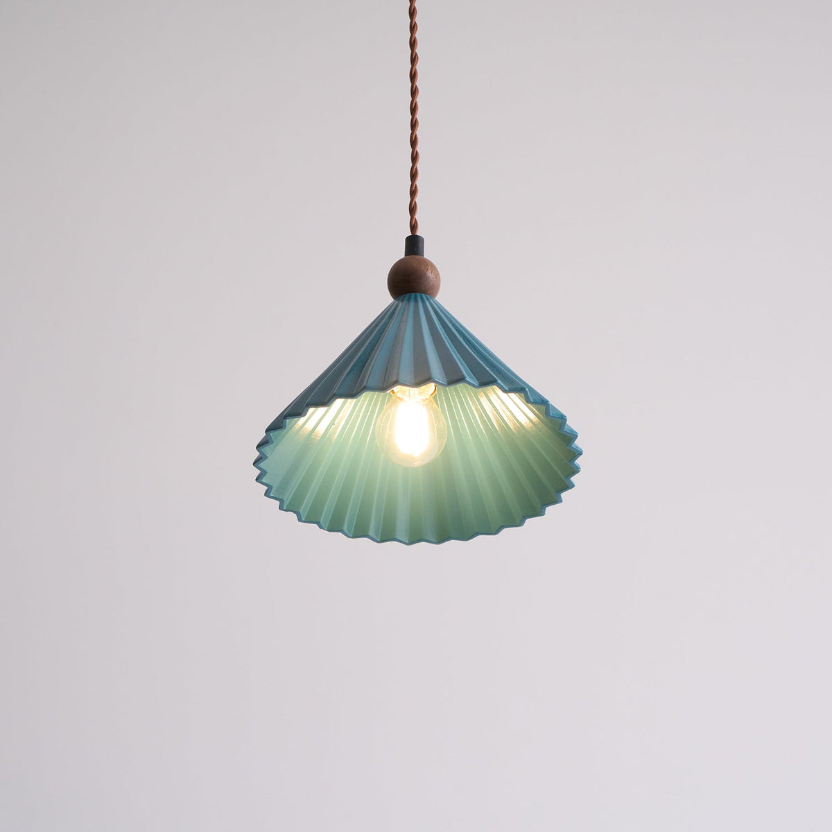 Ravenscove Ceramic Pendant Light-Moonnatur
