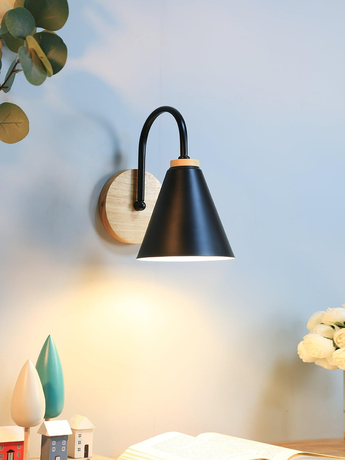 Laelenna Wood Wall Light-Moonnatur