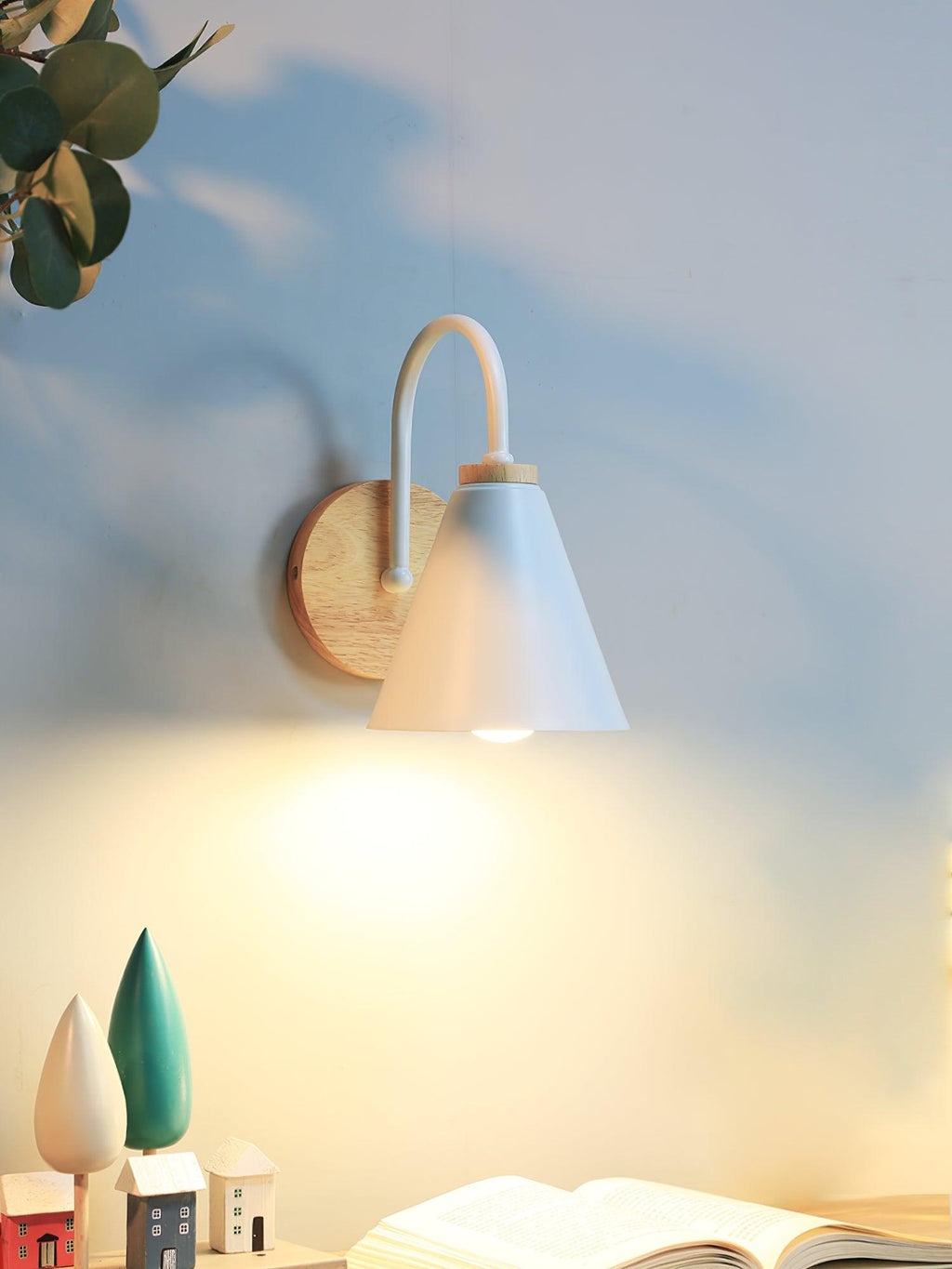 Laelenna Wood Wall Light-Moonnatur