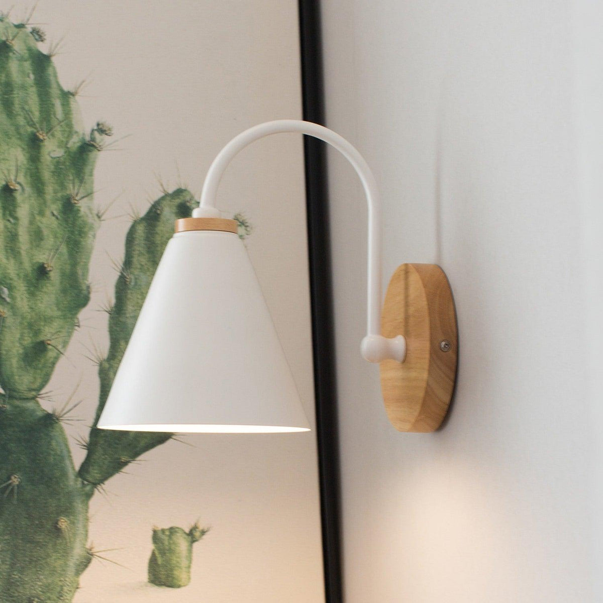 Oakenford Wood Wall Light-Moonnatur