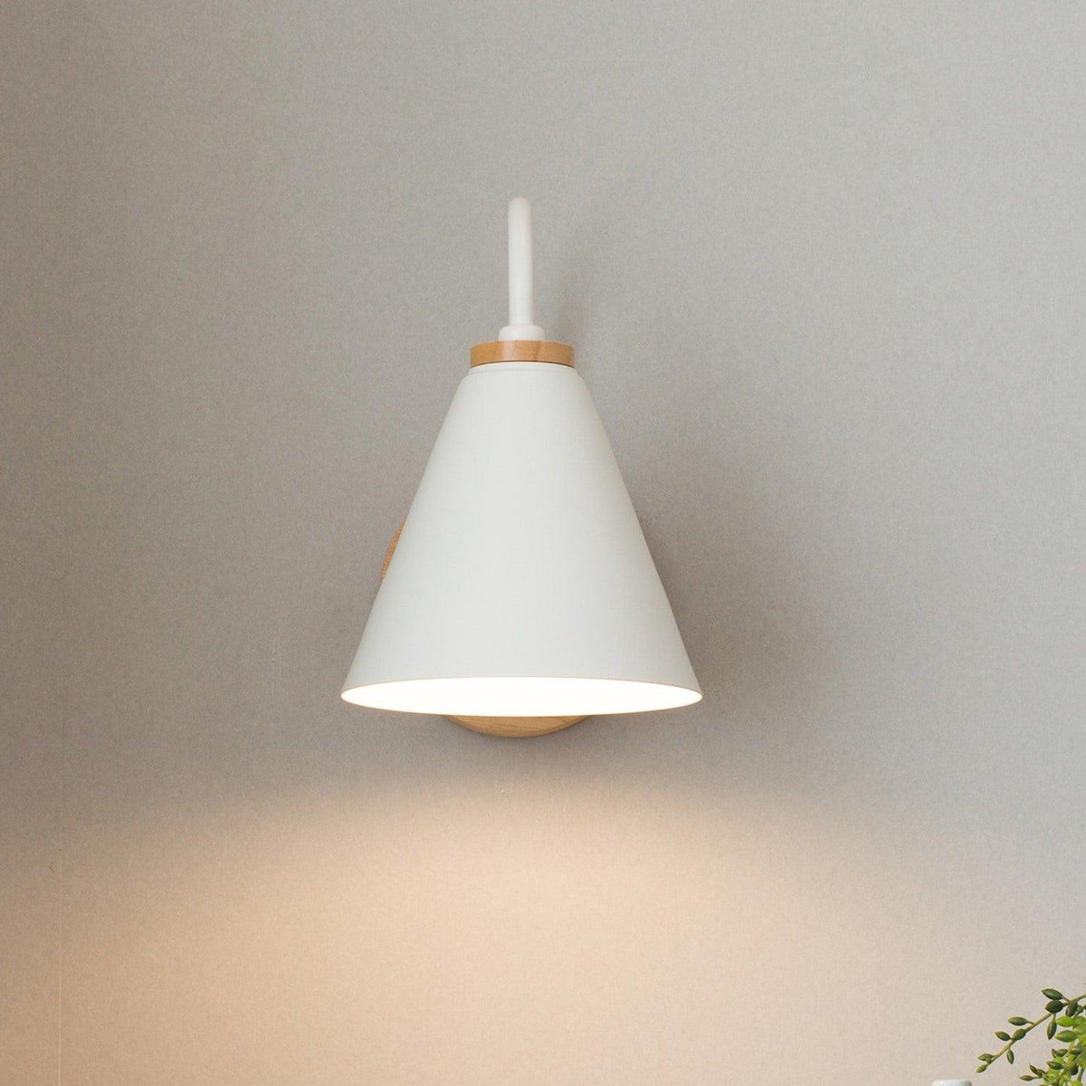 Laelenna Wood Wall Light-Moonnatur
