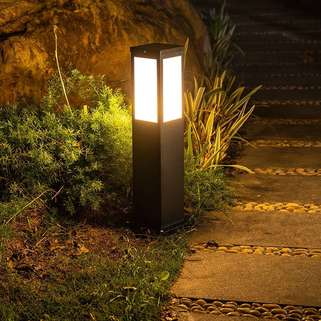Tarnelash Acrylic Pillar Light-Moonnatur