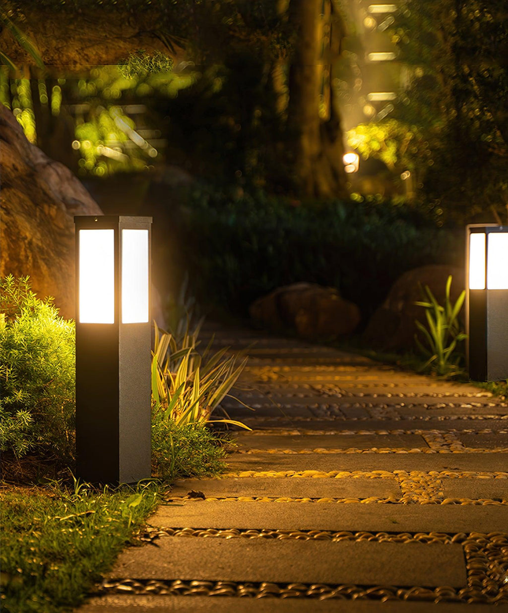 Aveniel Iron Post Light-Moonnatur