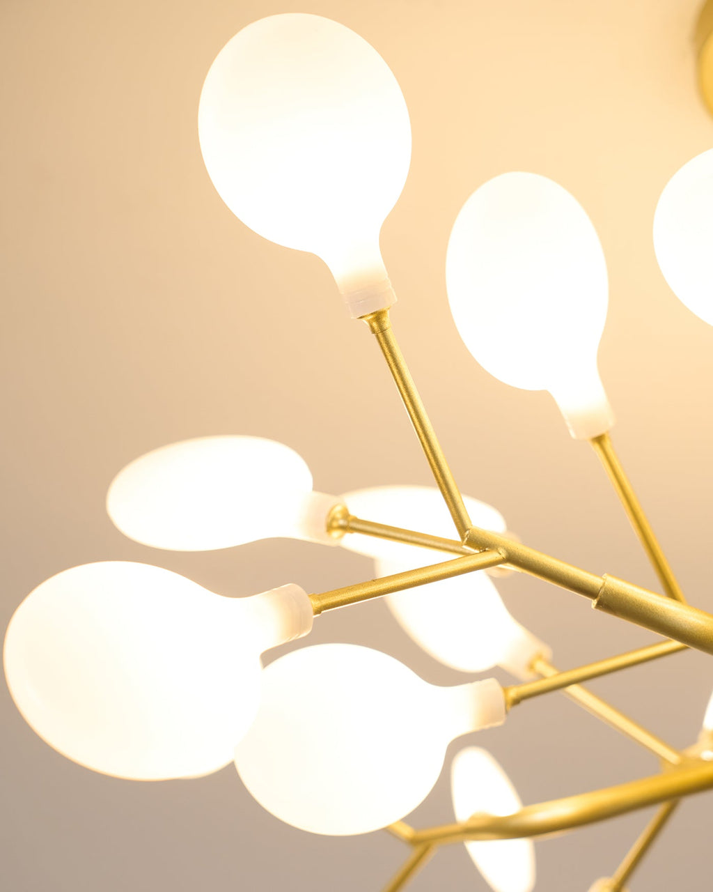 Laelella Acrylic Chandelier-Moonnatur