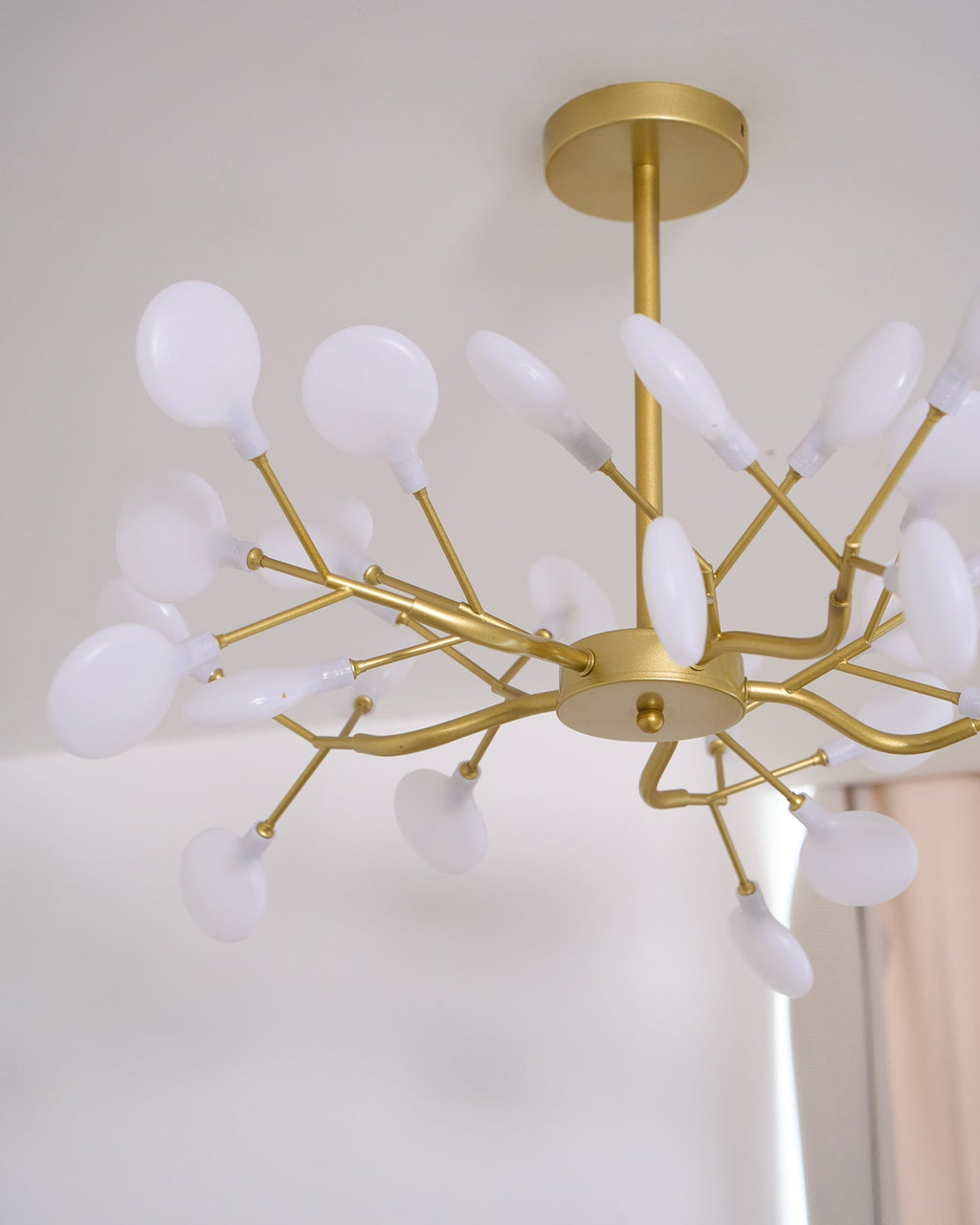 Laelella Acrylic Chandelier-Moonnatur