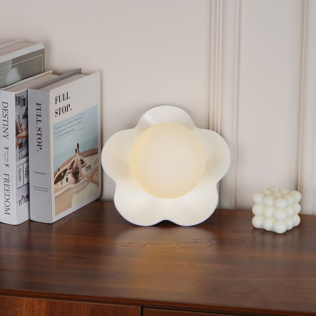 Dahlavelle Resin Wall Light-Moonnatur