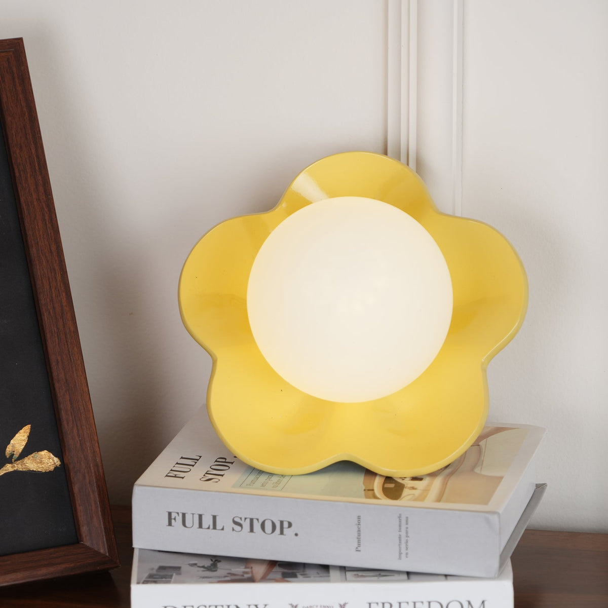 Pardenwynne Resin Wall Light-Moonnatur