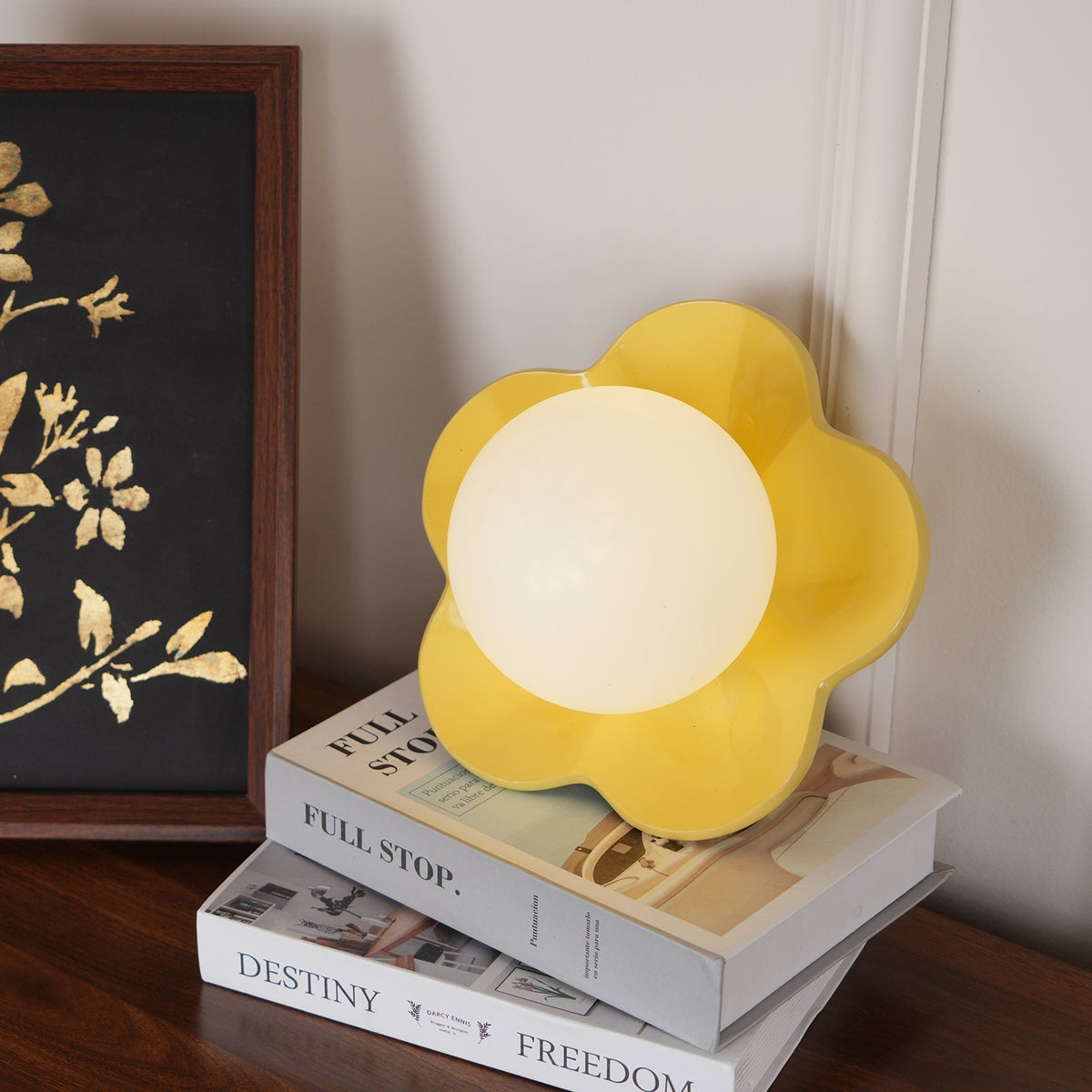 Dahlavelle Resin Wall Light-Moonnatur