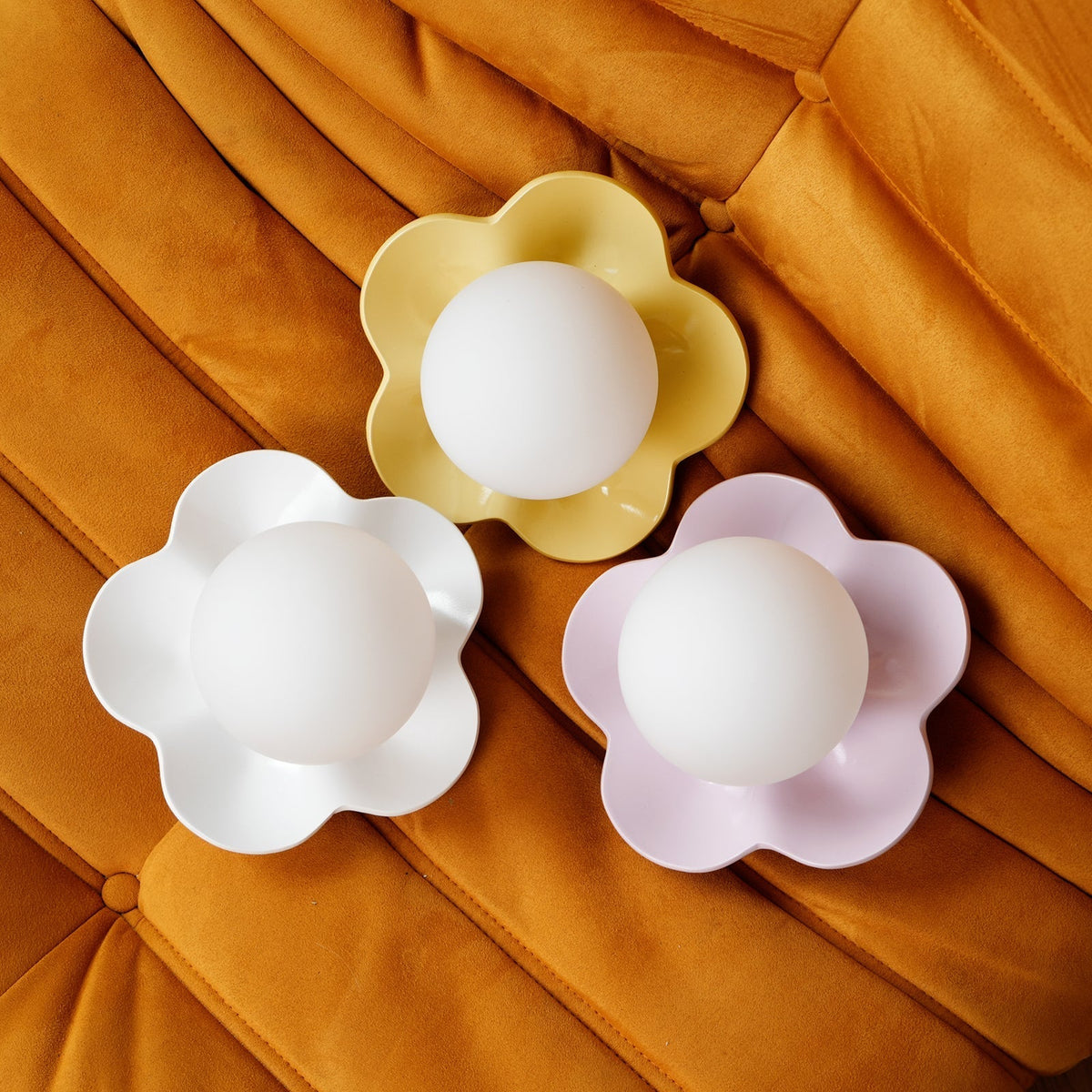 Dahlavelle Resin Wall Light-Moonnatur