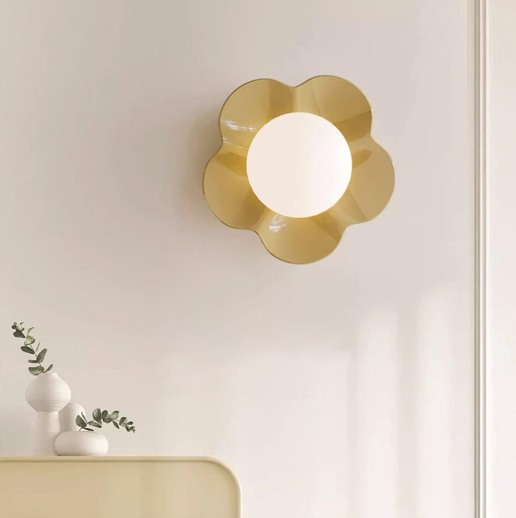 Dahlavelle Resin Wall Light-Moonnatur
