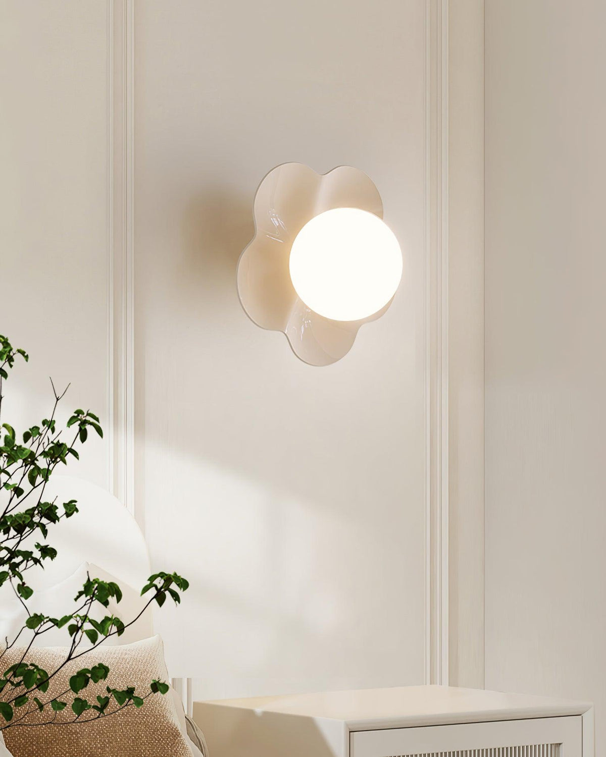 Dahlavelle Resin Wall Light-Moonnatur