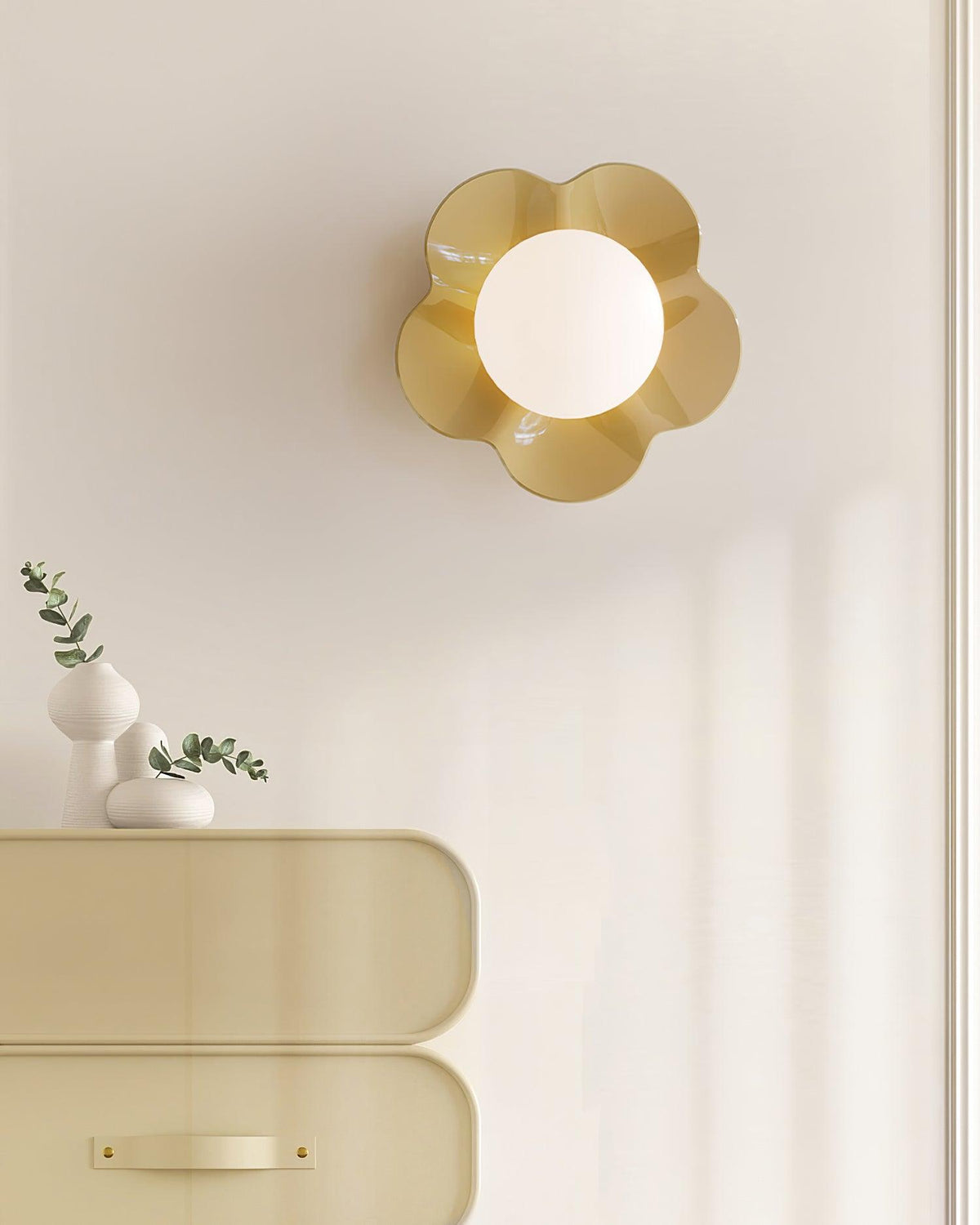Dahlavelle Resin Wall Light-Moonnatur