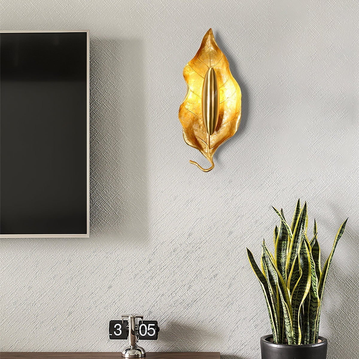 Vardeneth Brass Wall Light-Moonnatur