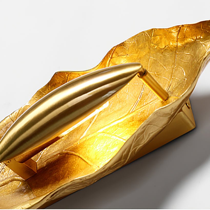 Vardeneth Brass Wall Light-Moonnatur