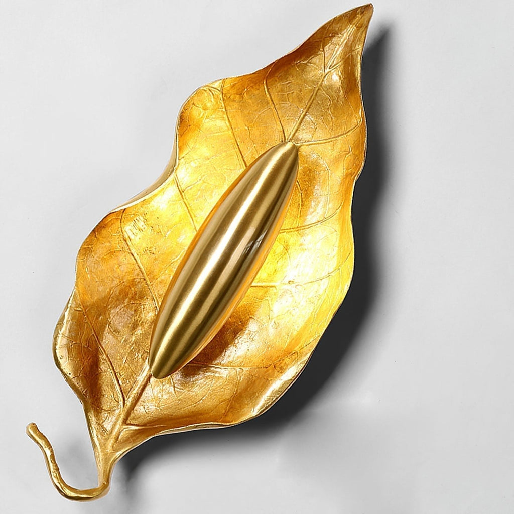 Vardeneth Brass Wall Light-Moonnatur