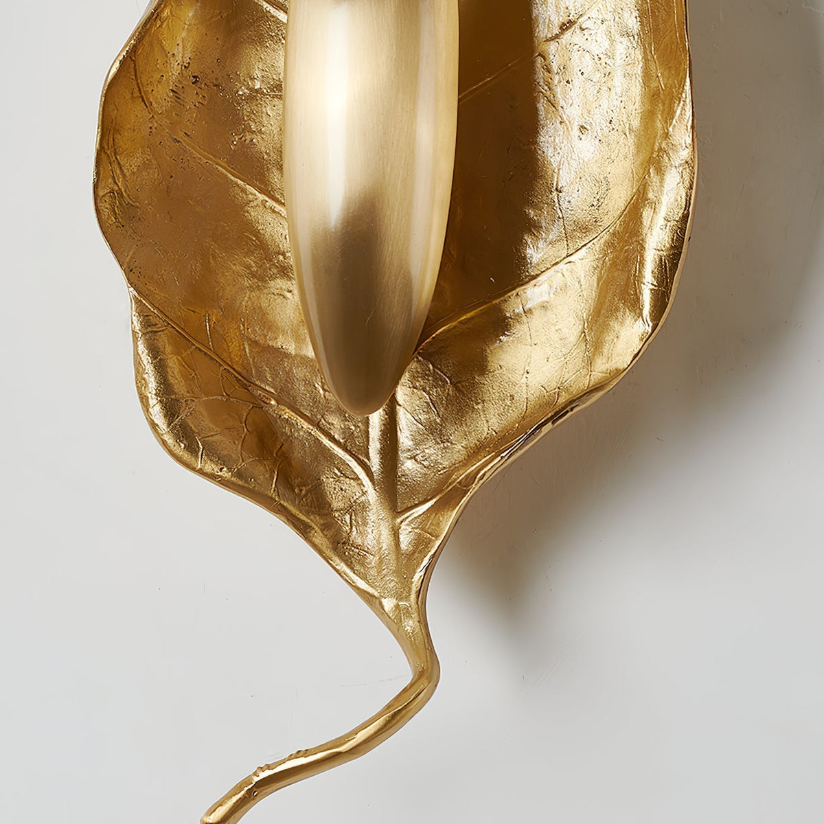 Vardeneth Brass Wall Light-Moonnatur