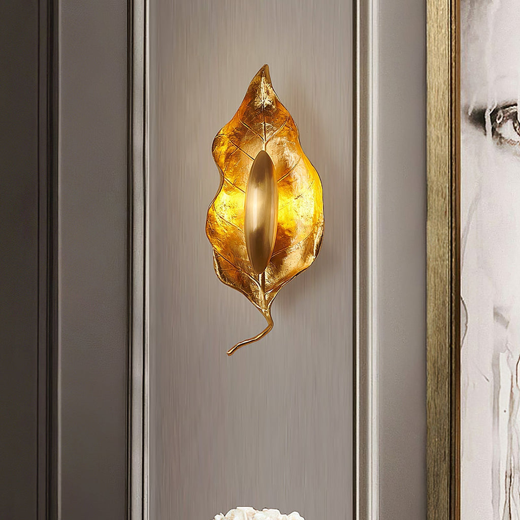 Vardeneth Brass Wall Light-Moonnatur