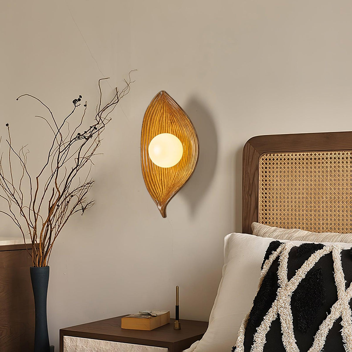 Odenelle Resin Wall Light-Moonnatur