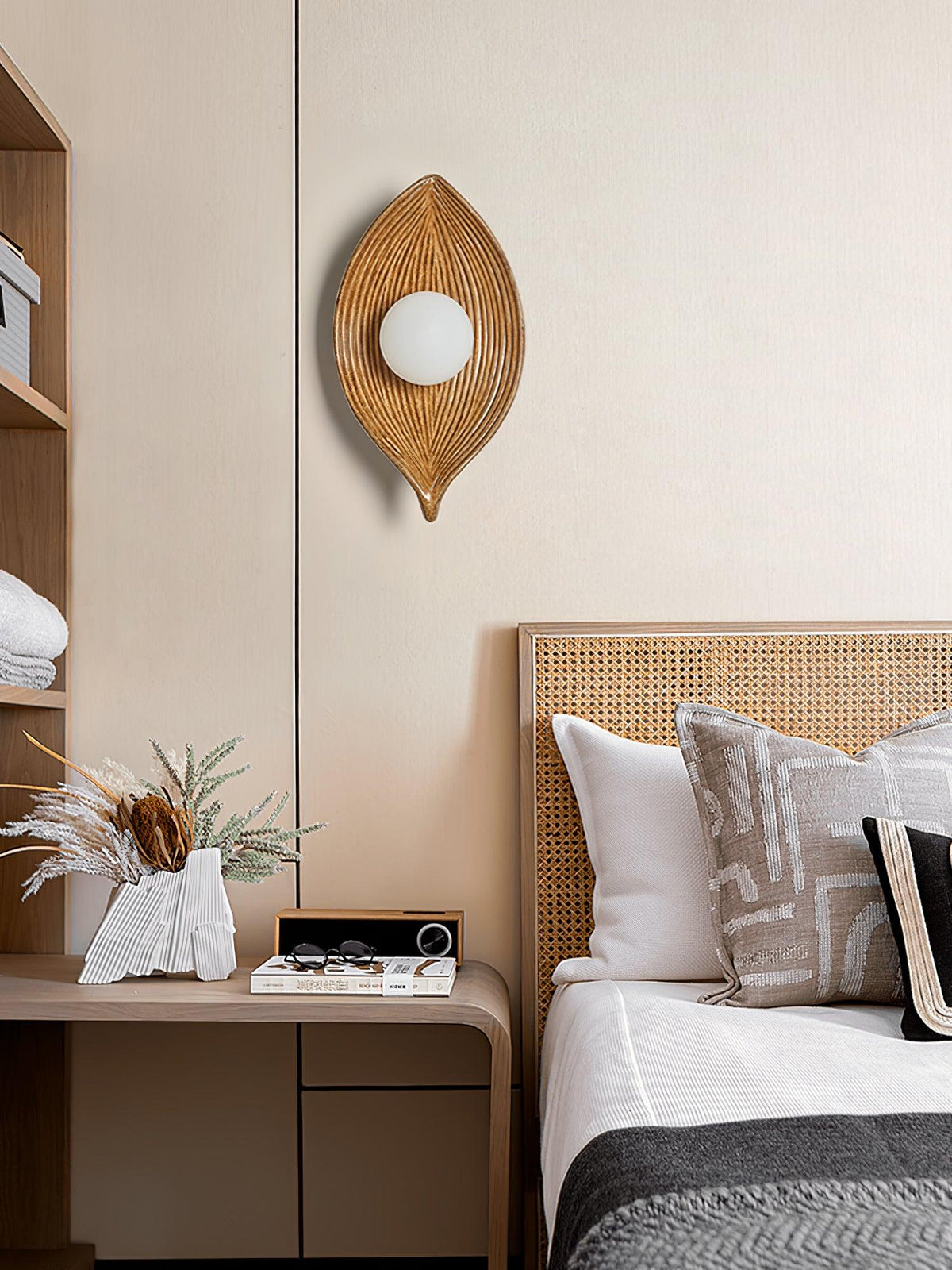 Odenelle Resin Wall Light-Moonnatur