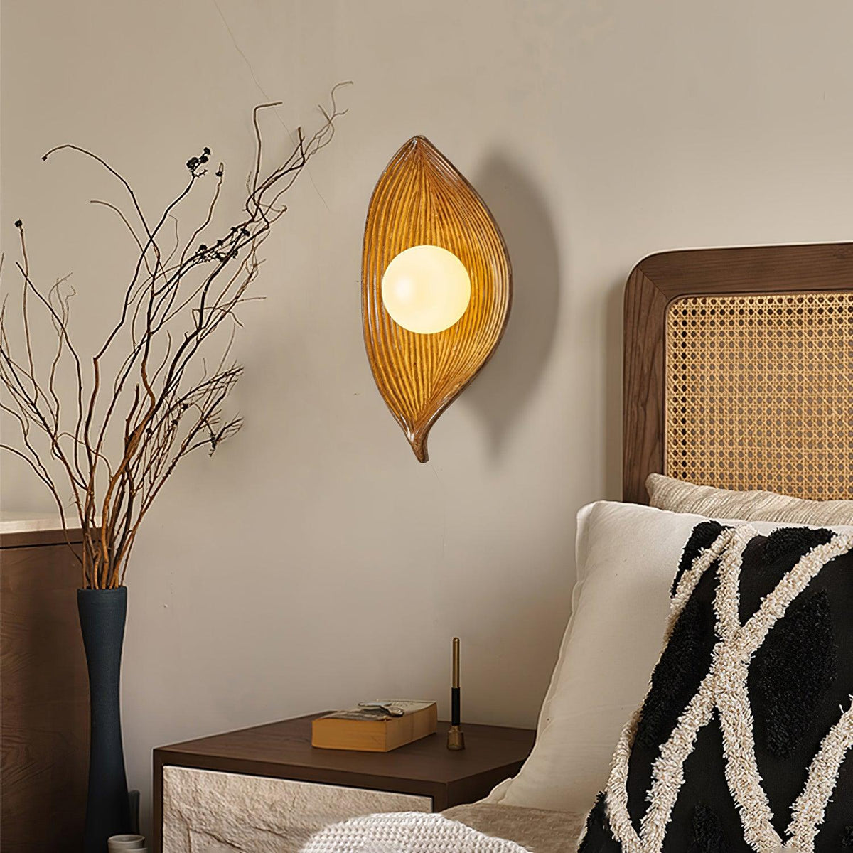 Odenelle Resin Wall Light-Moonnatur