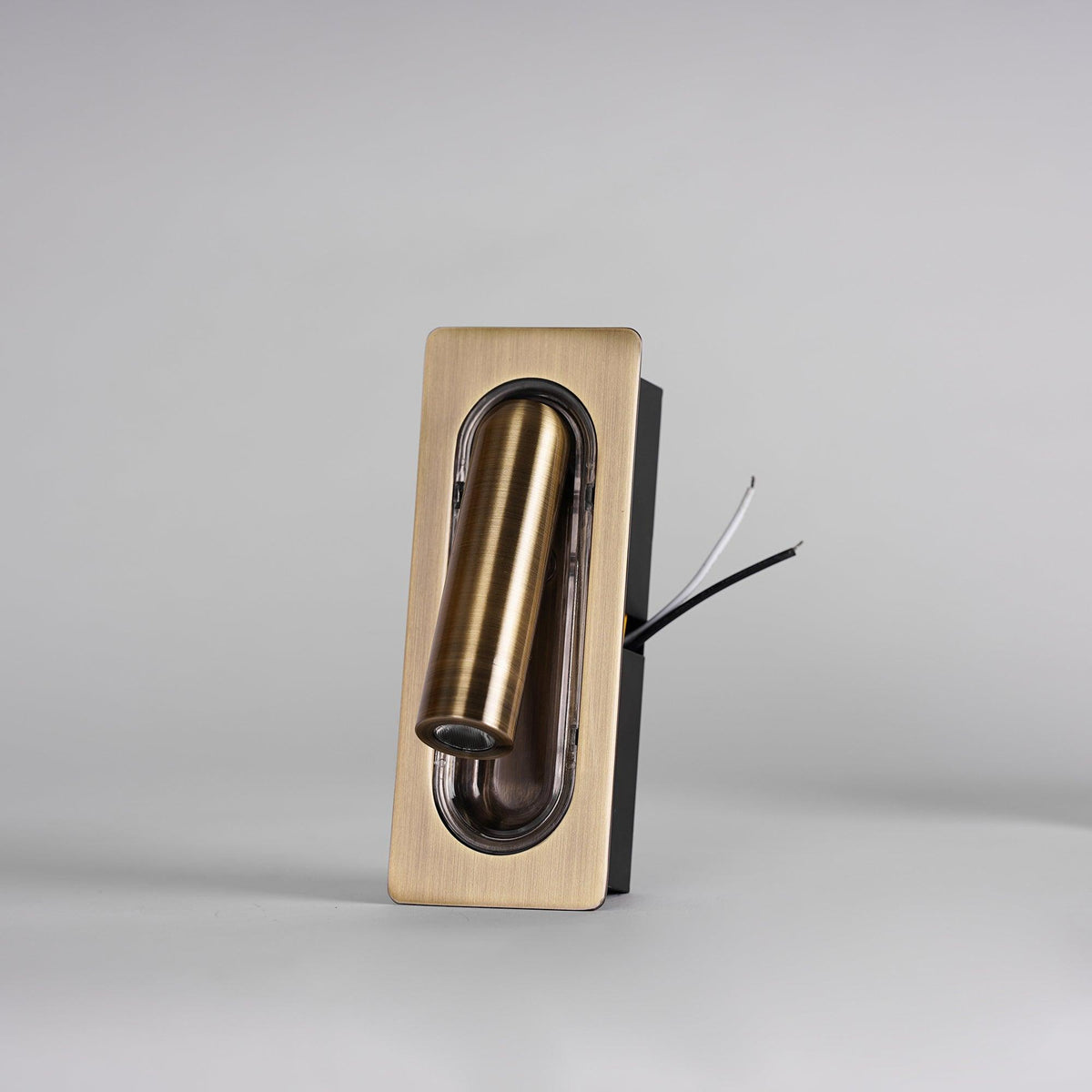 Braxley Aluminium Wall Light-Moonnatur