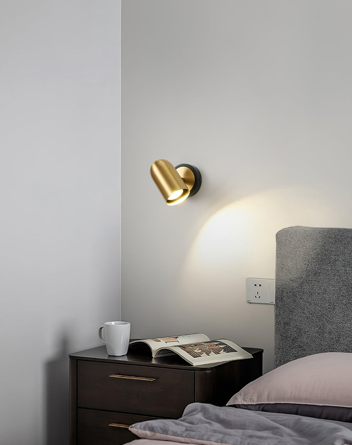 Nolira Iron Wall Lamp-Moonnatur