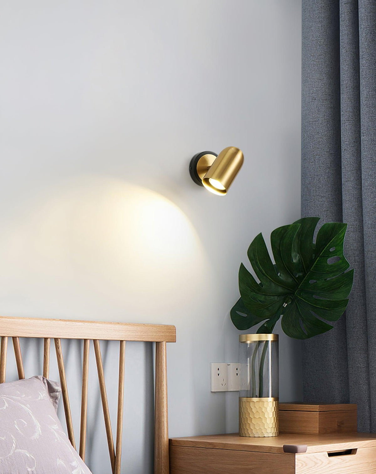 Nolira Iron Wall Lamp-Moonnatur