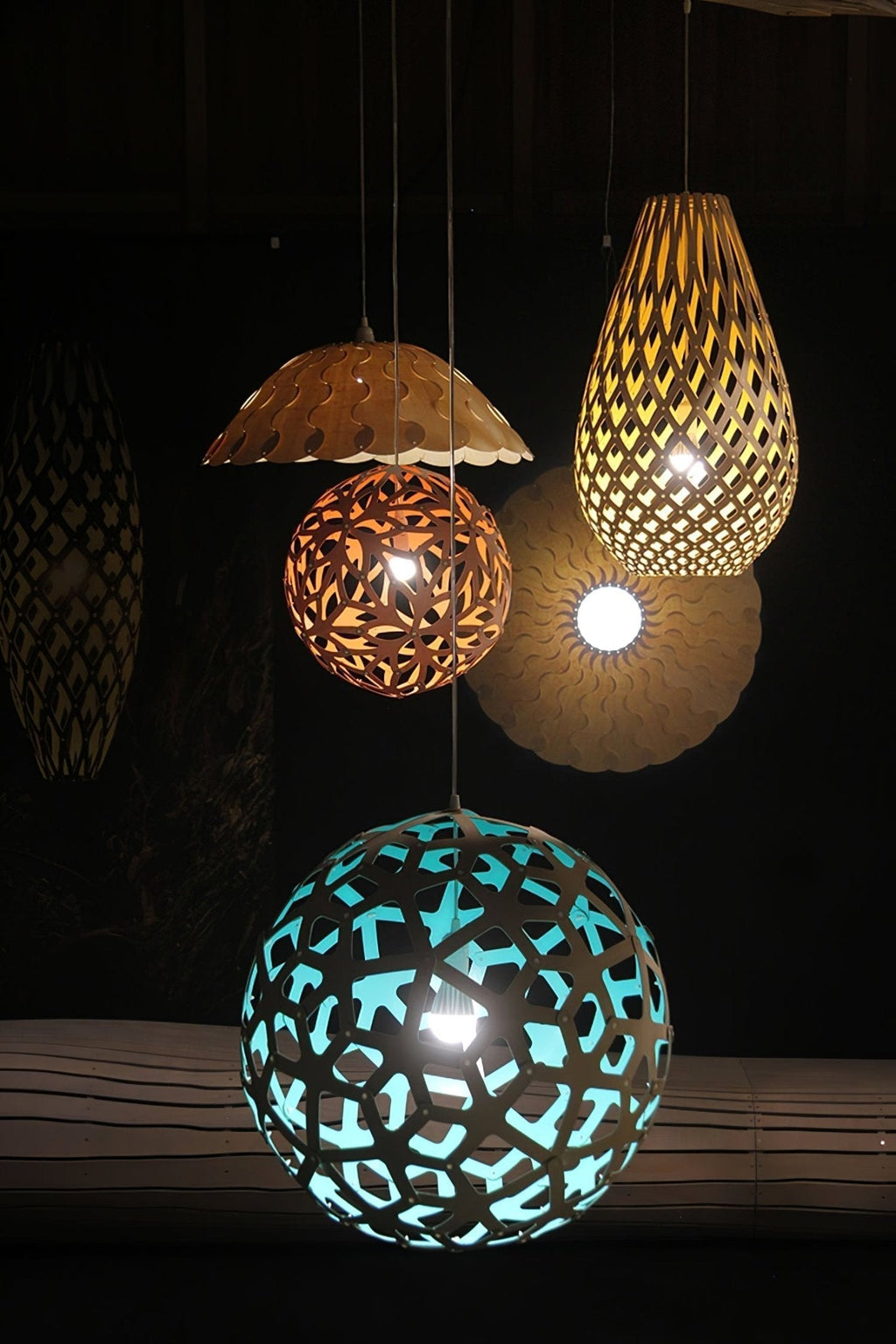 Cindelrose Wood Pendant Light-Moonnatur