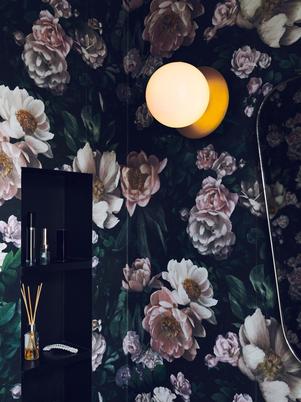 Aldenenna Glass Wall Light-Moonnatur