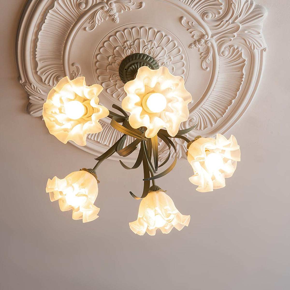 Mavina Metal Chandelier-Moonnatur