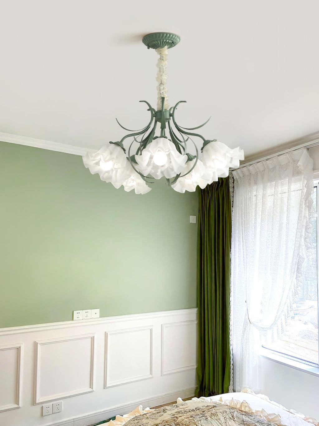 Mavina Metal Chandelier-Moonnatur